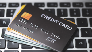 Here’s Why You Should Always Choose Credit Cards Over Debit Cards